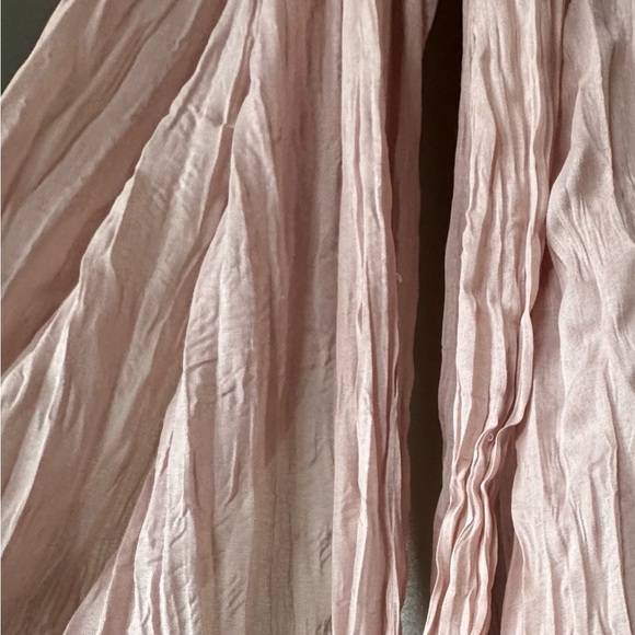 NWOT Elegant Long & Wide Soft Pink Scarf Wrap Crinkle Style w/ Minor Callouts - Picture 5 of 8